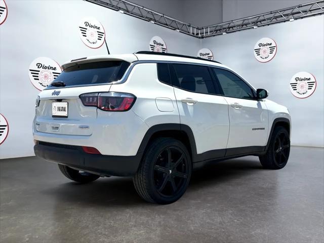 Photo of 2018 Blue Jeep Compass