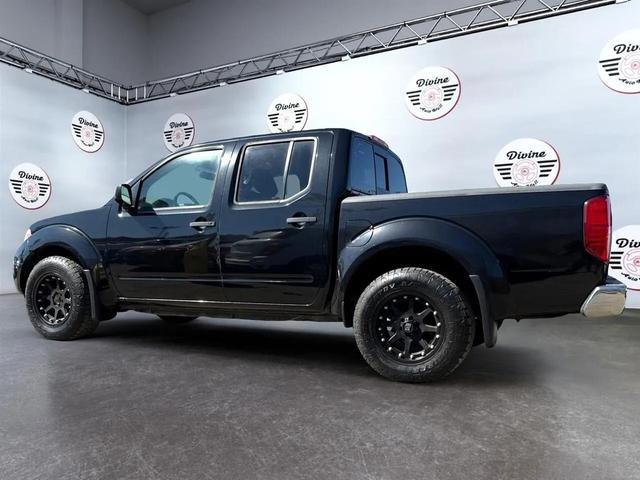 Photo of 2018 Magnetic Black Nissan Frontier
