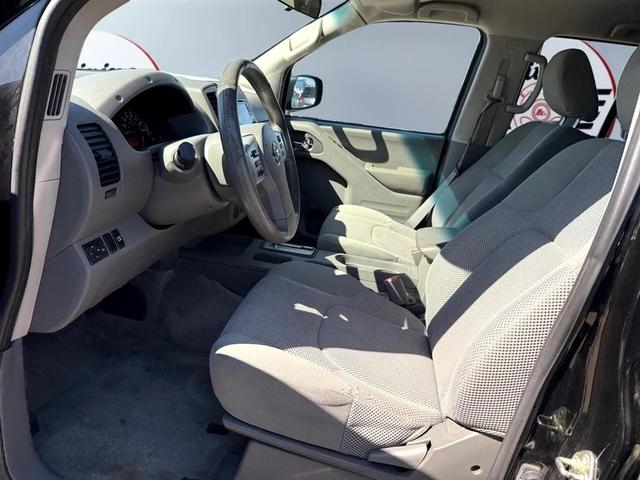 Photo of 2018 Magnetic Black Nissan Frontier