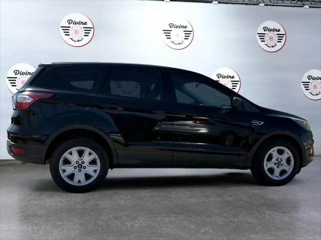 Photo of 2018 Shadow Black Ford Escape