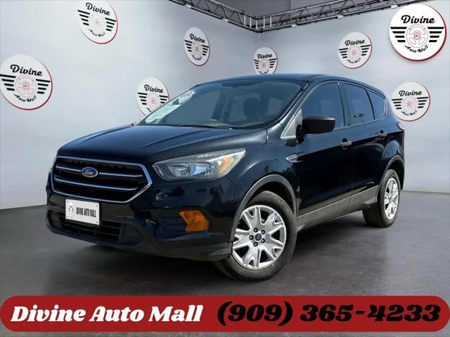 Photo of 2018 Shadow Black Ford Escape