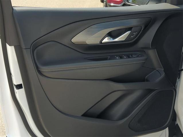 Photo of 2024 Summit White GMC Terrain