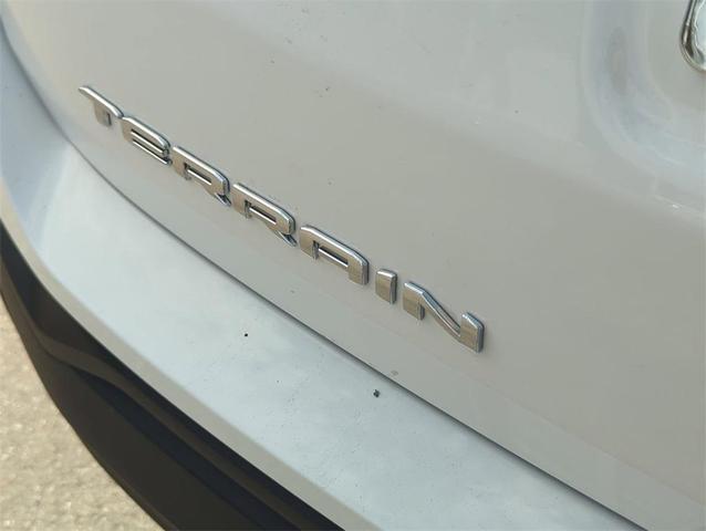 Photo of 2024 Summit White GMC Terrain