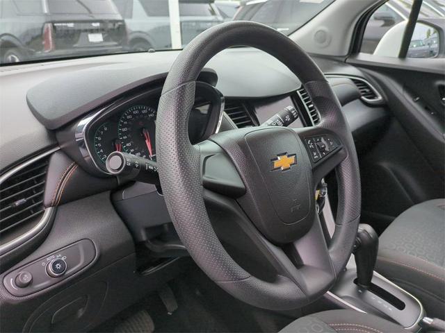 Photo of 2021 Summit White Chevrolet Trax