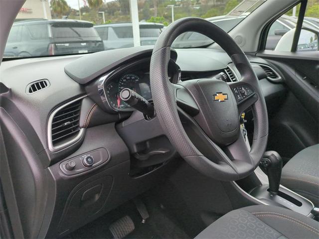 Photo of 2021 Summit White Chevrolet Trax