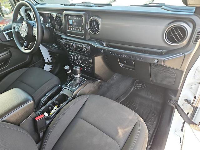Photo of 2023 Bright White Clearcoat Jeep Wrangler