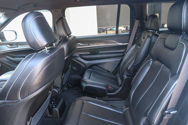 Photo of 2024 Bright White Clearcoat Jeep Grand Cherokee L