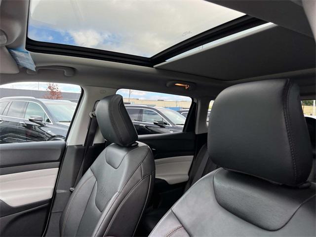 Photo of 2022 Bright White Clearcoat Jeep Compass