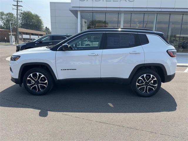 Photo of 2022 Bright White Clearcoat Jeep Compass