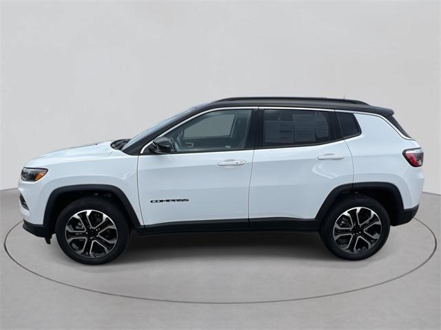 Photo of 2022 Bright White Clearcoat Jeep Compass