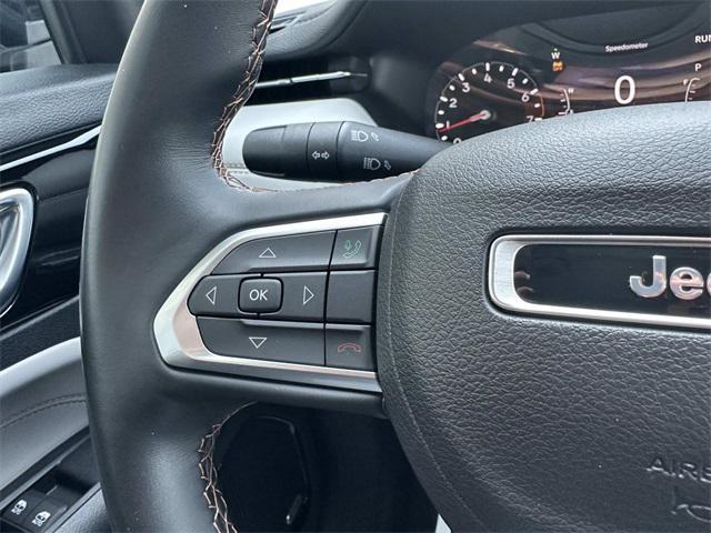 Photo of 2022 Bright White Clearcoat Jeep Compass