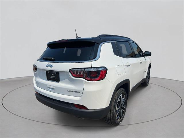 Photo of 2022 Bright White Clearcoat Jeep Compass