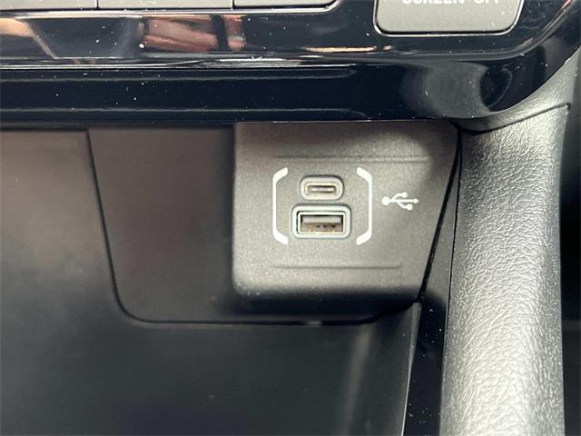 Photo of 2022 Bright White Clearcoat Jeep Compass