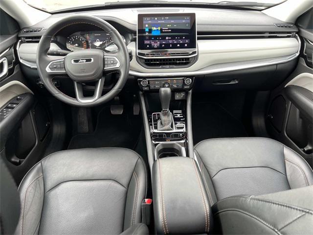 Photo of 2022 Bright White Clearcoat Jeep Compass