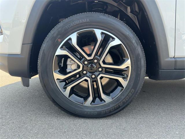 Photo of 2022 Bright White Clearcoat Jeep Compass