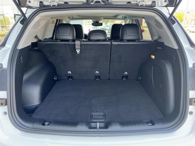 Photo of 2022 Bright White Clearcoat Jeep Compass