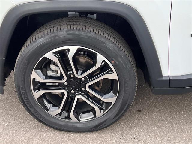 Photo of 2022 Bright White Clearcoat Jeep Compass