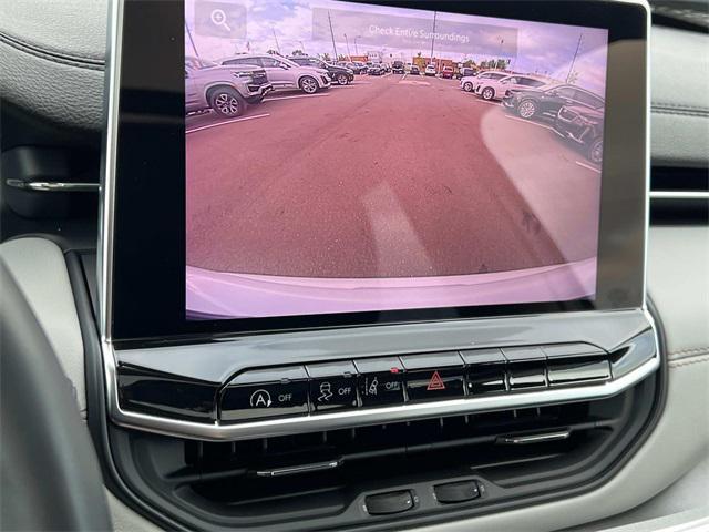 Photo of 2022 Bright White Clearcoat Jeep Compass