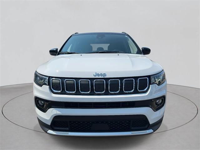 Photo of 2022 Bright White Clearcoat Jeep Compass