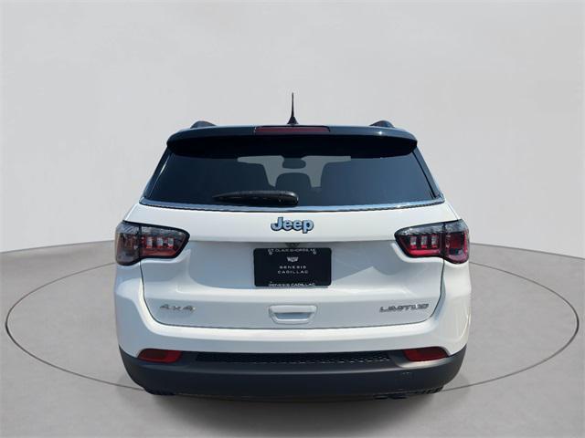 Photo of 2022 Bright White Clearcoat Jeep Compass