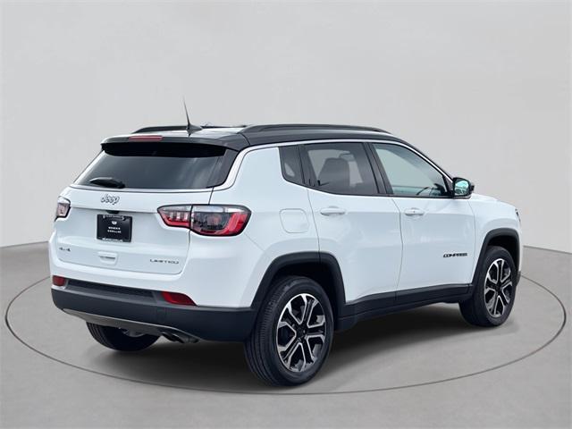 Photo of 2022 Bright White Clearcoat Jeep Compass