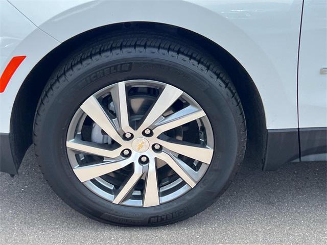 Photo of 2023 Summit White Chevrolet Equinox
