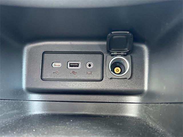 Photo of 2023 Summit White Chevrolet Equinox