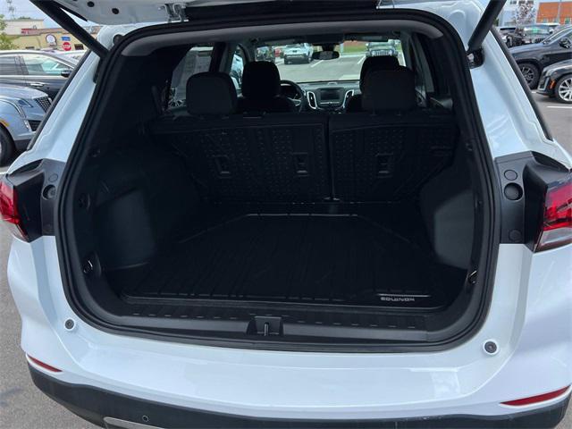 Photo of 2023 Summit White Chevrolet Equinox