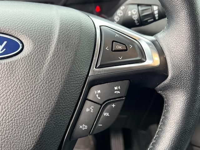 Photo of 2022 Silver Metallic Ford Edge