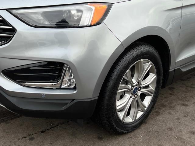 Photo of 2022 Silver Metallic Ford Edge