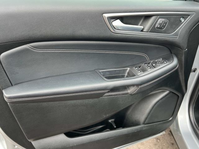 Photo of 2022 Silver Metallic Ford Edge