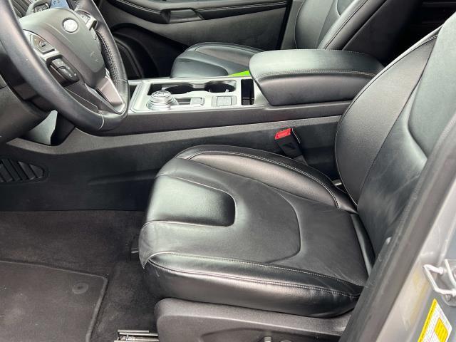Photo of 2022 Silver Metallic Ford Edge