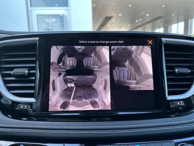 Photo of 2022 Bright White Clearcoat Chrysler Pacifica