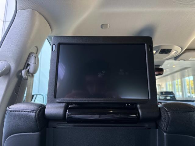 Photo of 2022 Bright White Clearcoat Chrysler Pacifica