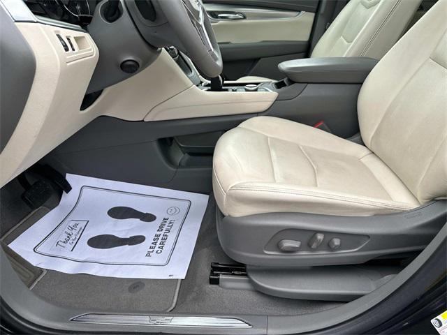 Photo of 2022 Stellar Black Metallic Cadillac XT5