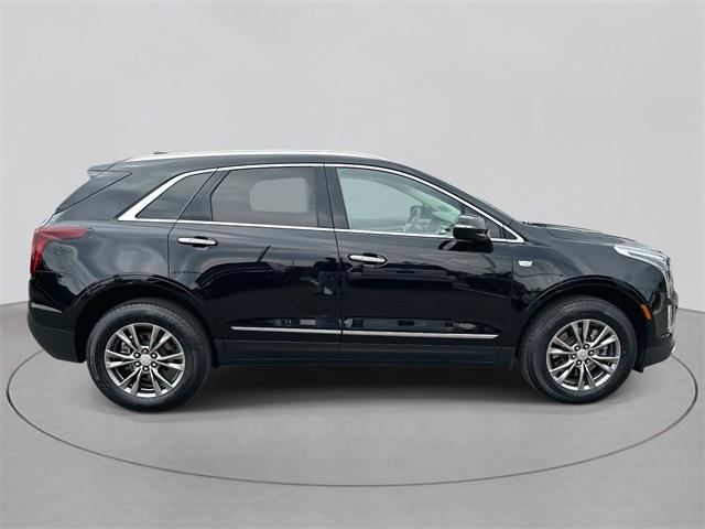 Photo of 2022 Stellar Black Metallic Cadillac XT5