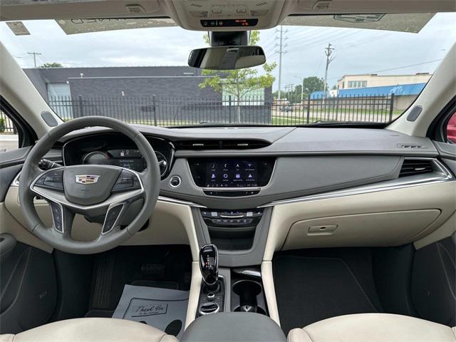 Photo of 2022 Stellar Black Metallic Cadillac XT5