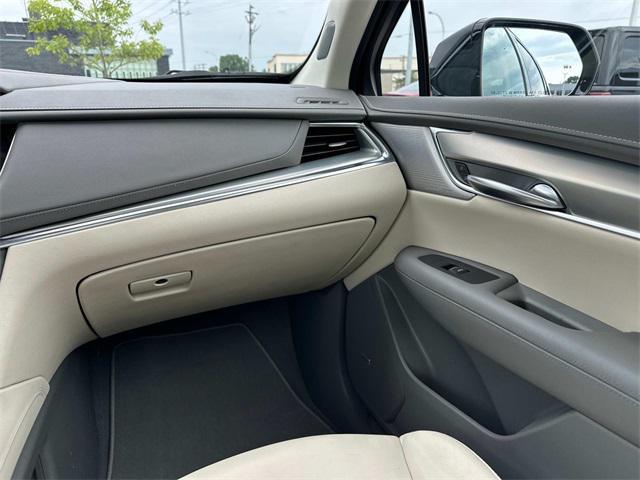 Photo of 2022 Stellar Black Metallic Cadillac XT5