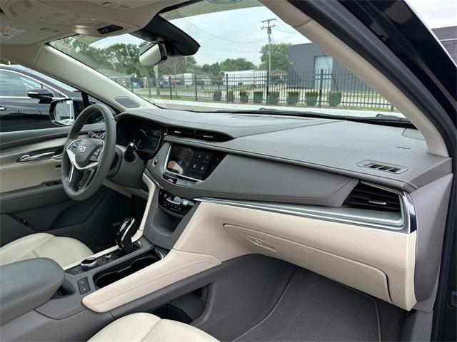 Photo of 2022 Stellar Black Metallic Cadillac XT5