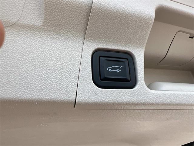 Photo of 2022 Cayenne Red Tintcoat GMC Acadia
