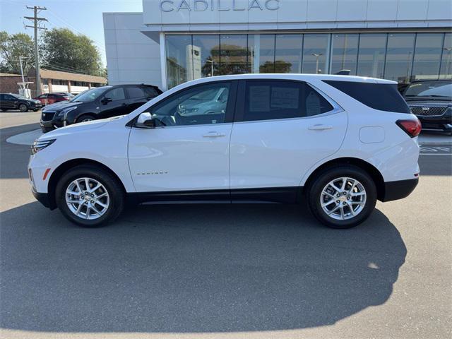 Photo of 2023 Summit White Chevrolet Equinox
