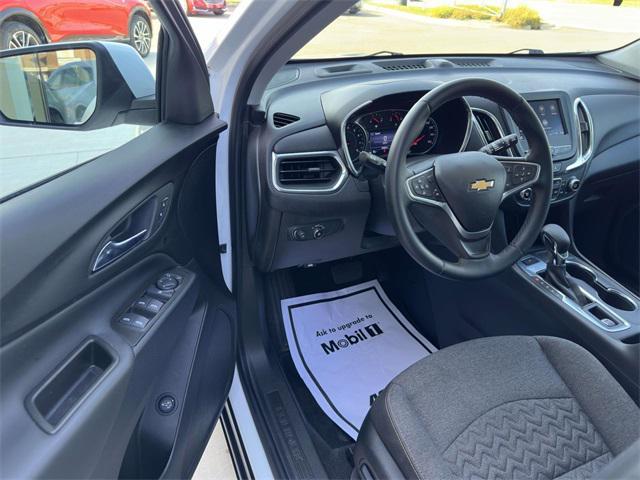 Photo of 2023 Summit White Chevrolet Equinox