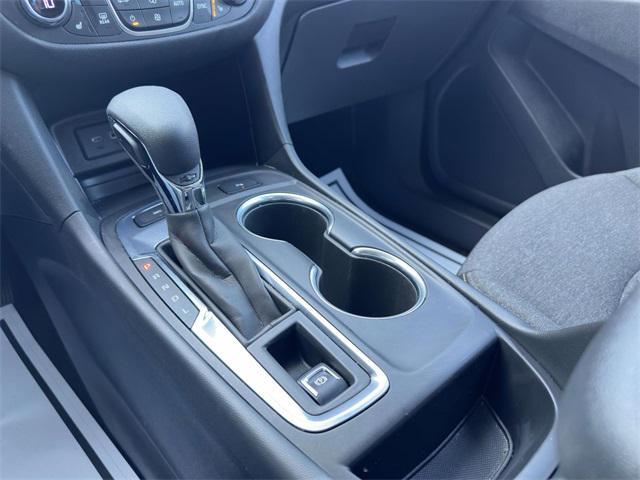 Photo of 2023 Summit White Chevrolet Equinox