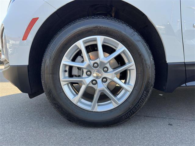 Photo of 2023 Summit White Chevrolet Equinox