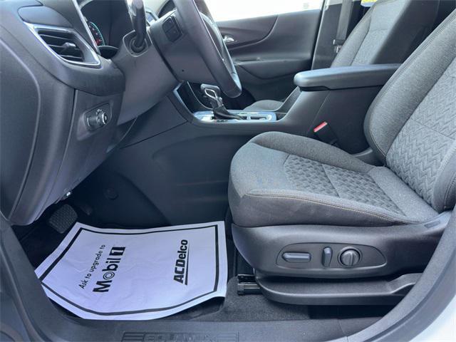 Photo of 2023 Summit White Chevrolet Equinox