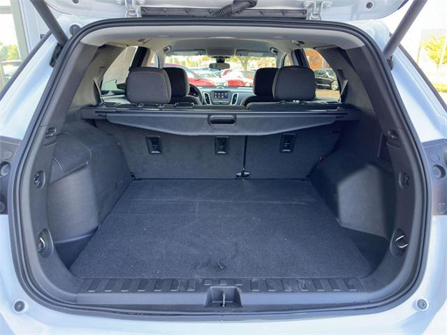 Photo of 2023 Summit White Chevrolet Equinox
