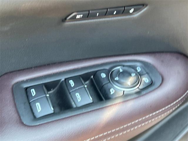 Photo of 2022 Rosewood Metallic Cadillac XT6
