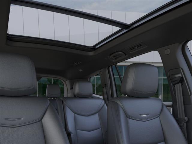 Photo of 2025 Crystal White Tricoat Cadillac XT6