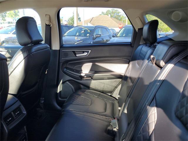 Photo of 2024 Black Metallic Ford Edge