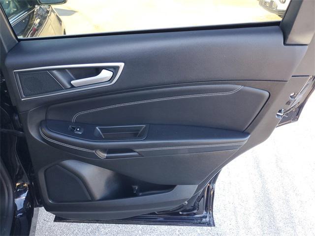 Photo of 2024 Black Metallic Ford Edge